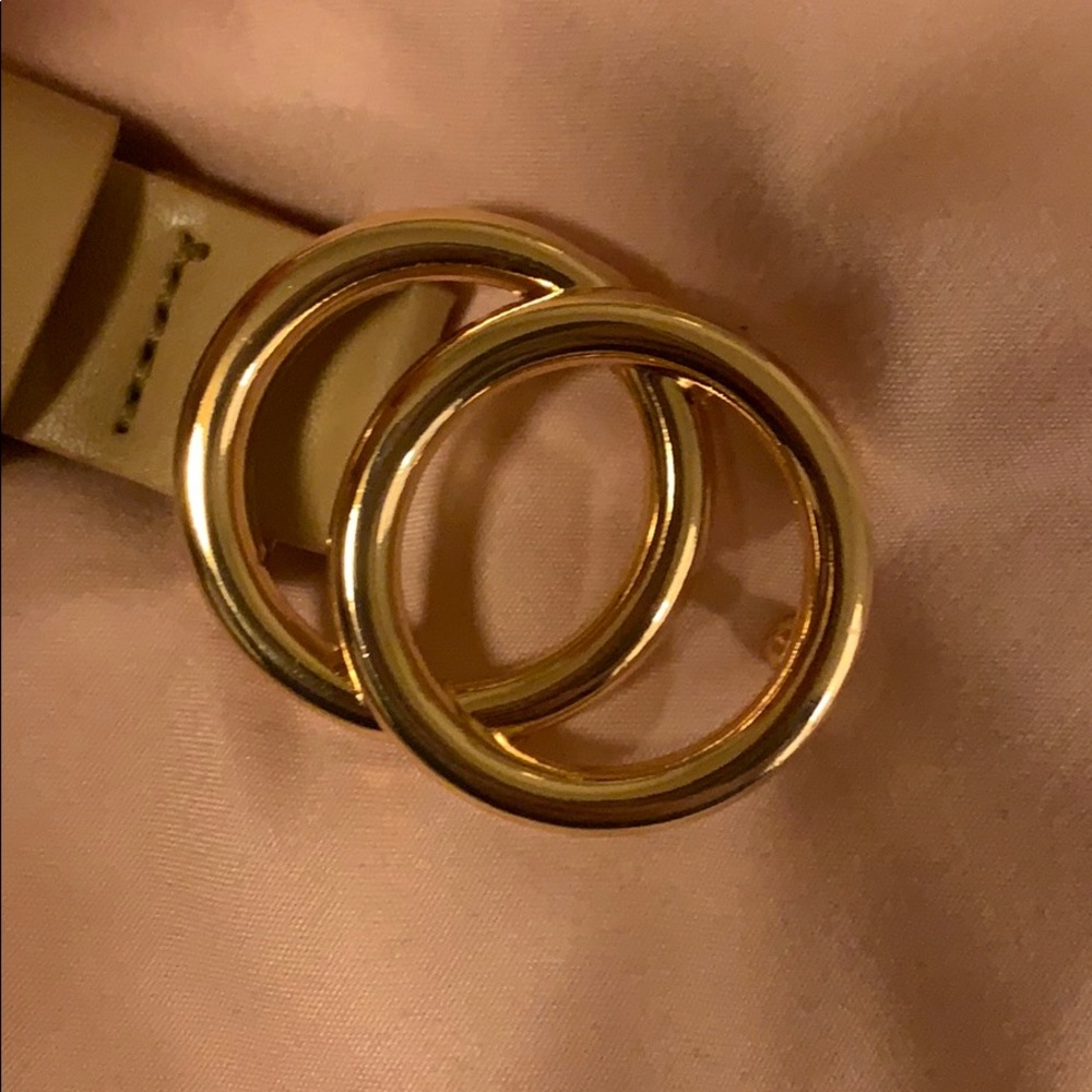 Nude belt
